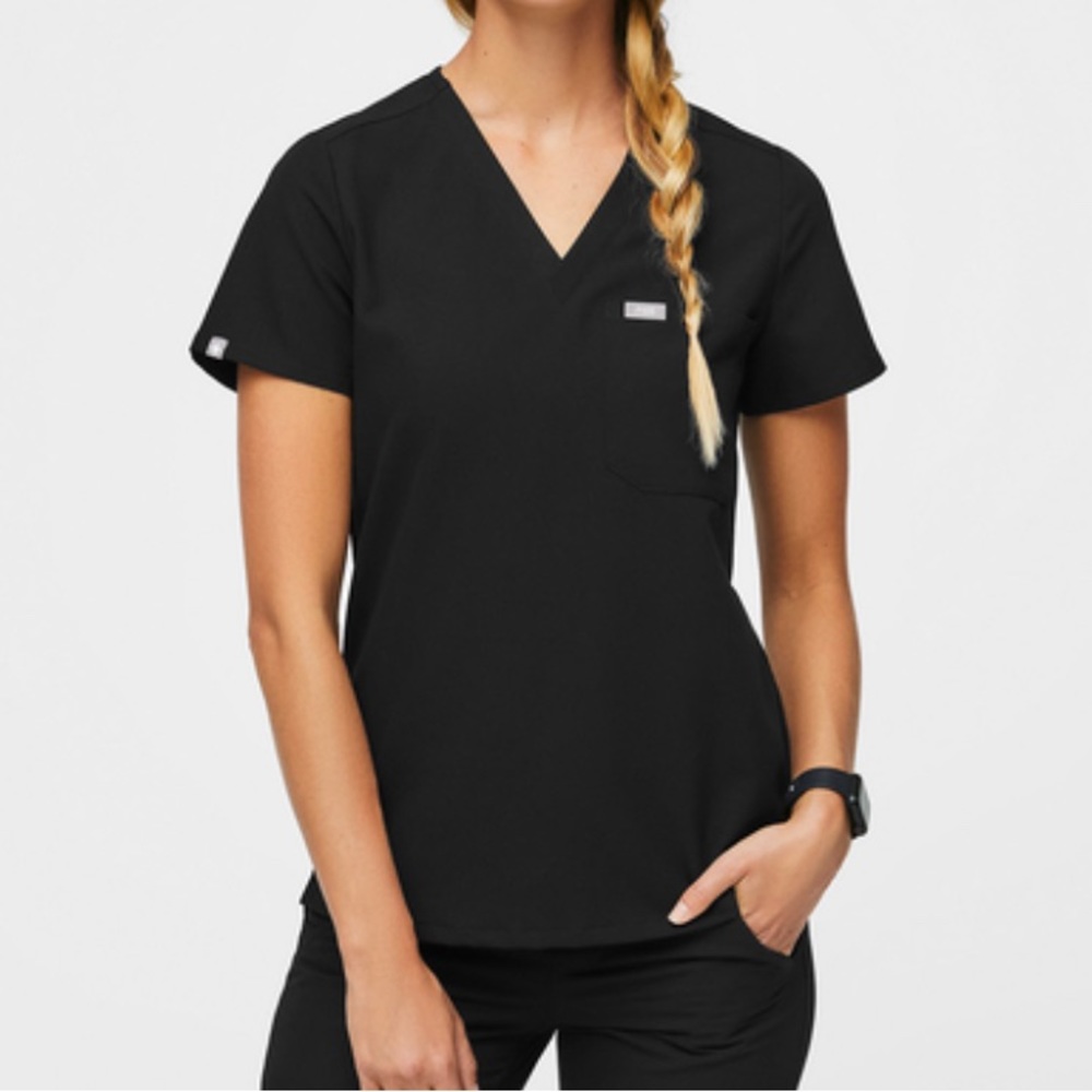 FIGS Catarina™ One-Pocket Scrub Top Size M